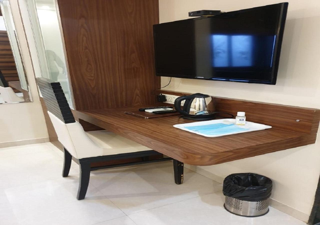 Hotel Raj Palace Ahmednagar Extérieur photo