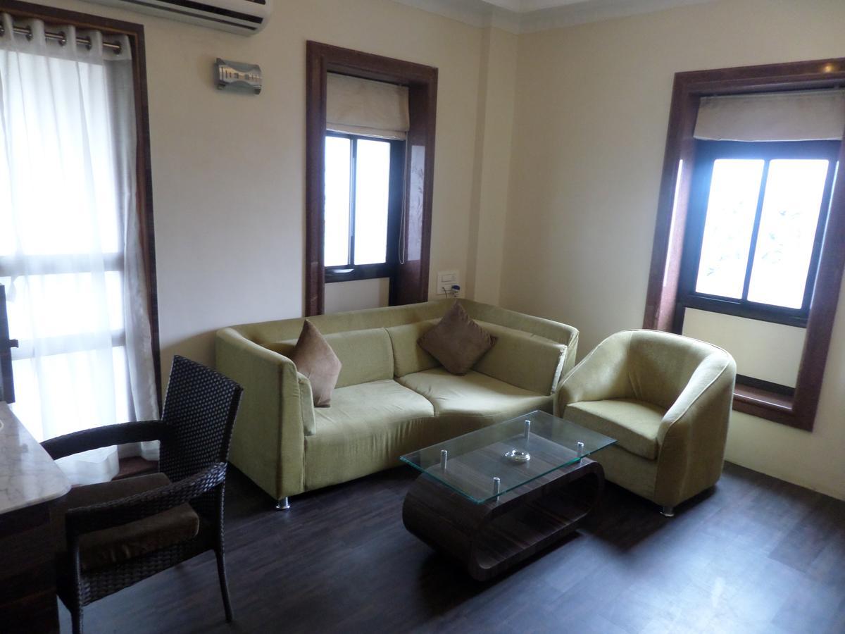 Hotel Raj Palace Ahmednagar Extérieur photo