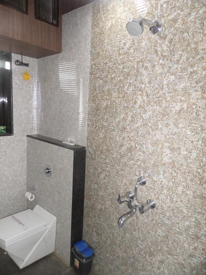 Hotel Raj Palace Ahmednagar Extérieur photo