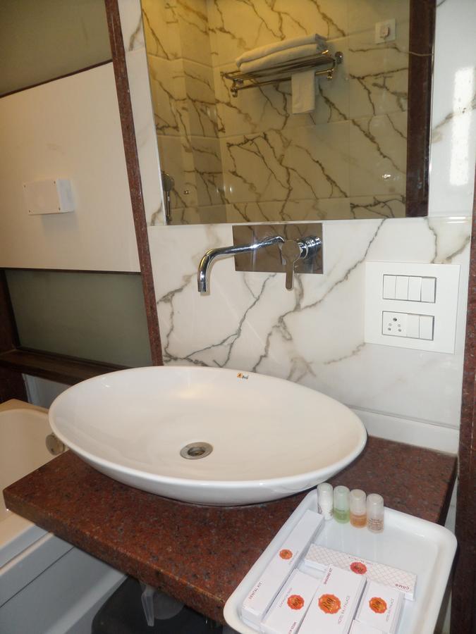 Hotel Raj Palace Ahmednagar Extérieur photo