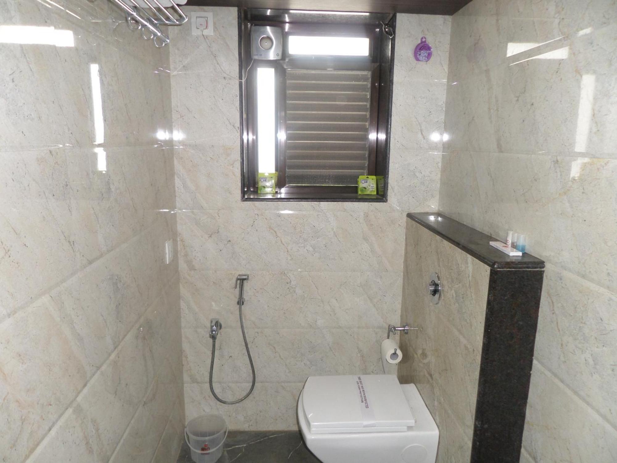 Hotel Raj Palace Ahmednagar Extérieur photo