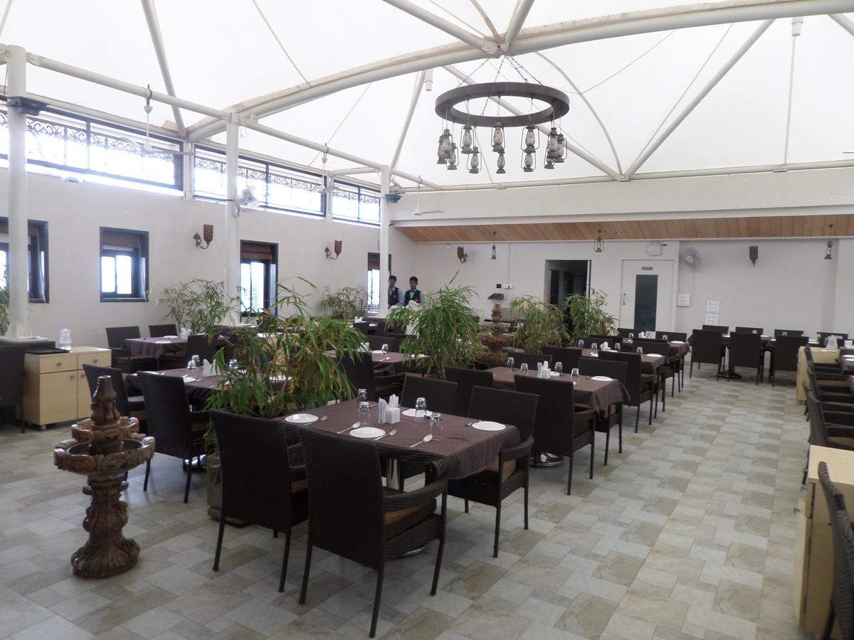 Hotel Raj Palace Ahmednagar Extérieur photo